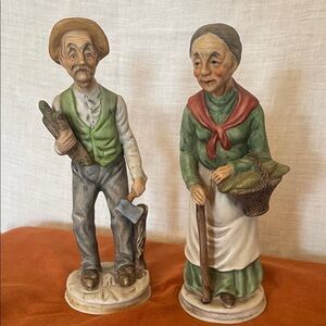 Charming Vintage Couple Figurines in Green and Red farmhouse seniors